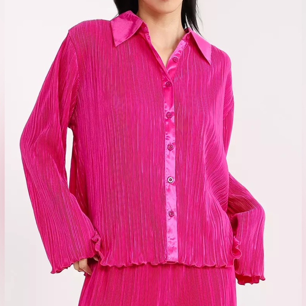 Vibrant Pink Fuchsia Plisse Satin Top Size Small